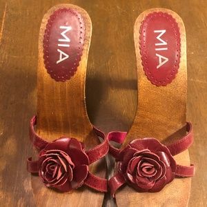 MIA WOODEN SANDAL HEELS SIZE 8.5